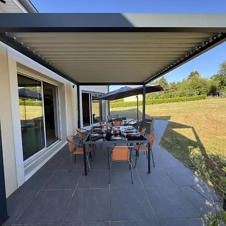 House Near Le Mans Circuit With Garden